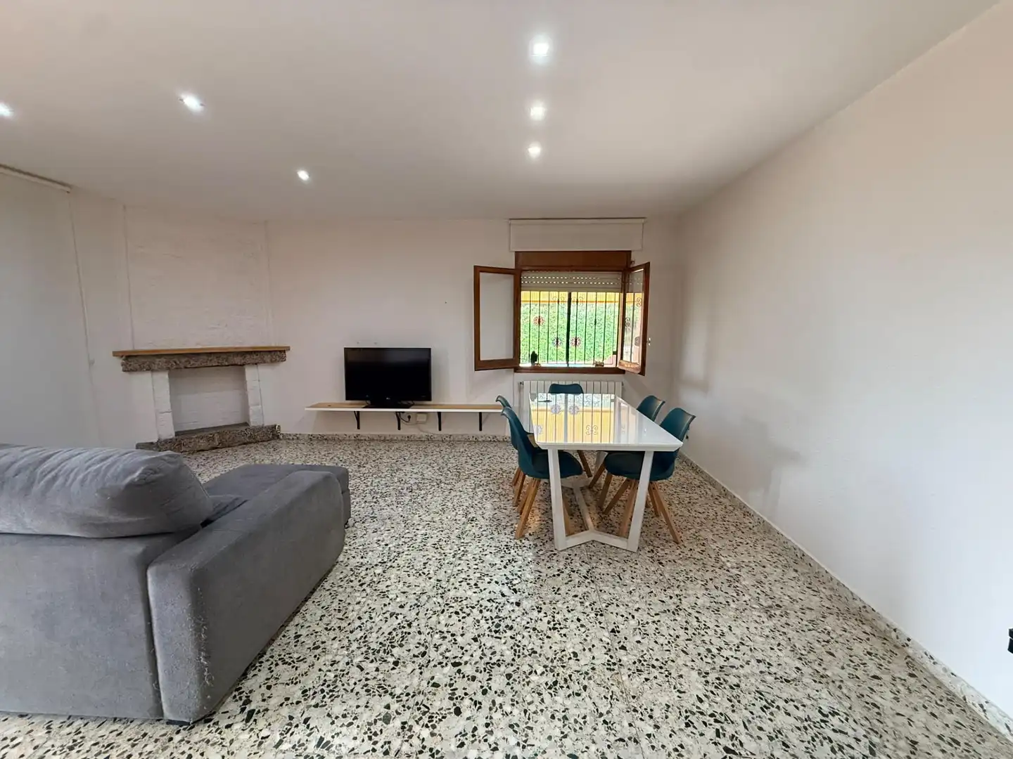 Sala de estar de Casa o chalet en venta en Olèrdola con Calefacción, Jardín privado y Terraza