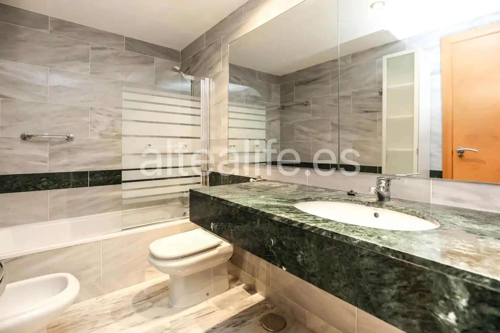 Bathroom of Apartments for sale in Villajoyosa / La Vila Joiosa  with Air Conditioner, Heating and Terrace