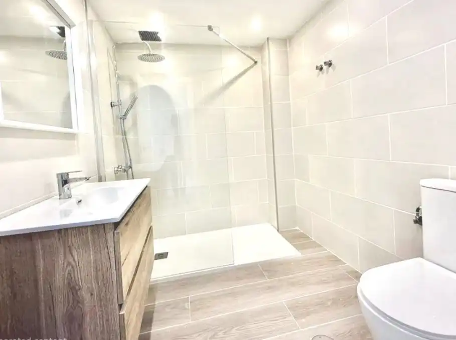 Baño de Piso en venta en Marbella con Aire acondicionado, Trastero y Amueblado