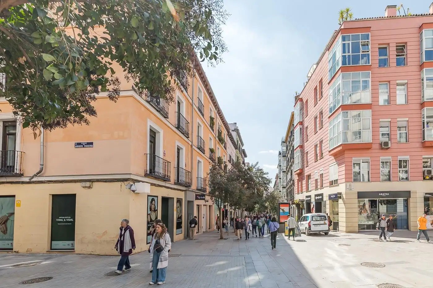 Vista exterior de Apartamento de alquiler en Madrid con Aire acondicionado, Calefacción y Amueblado