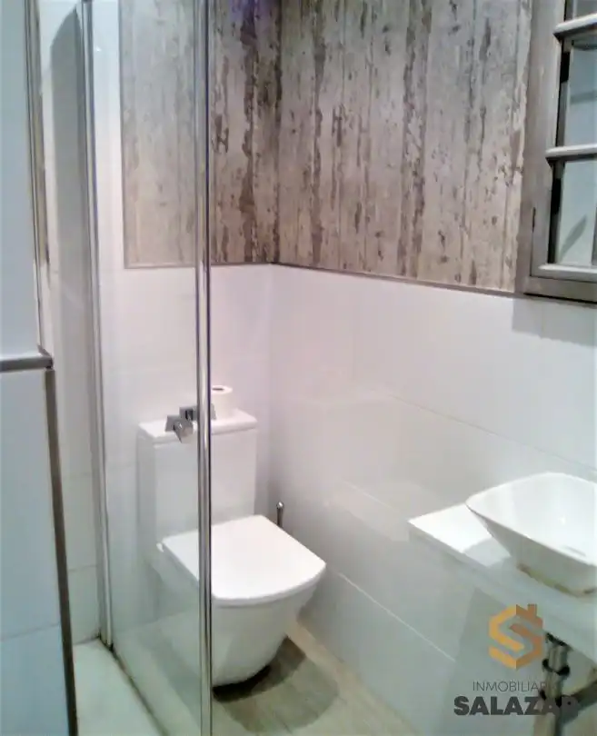 Baño de Piso de alquiler en Bilbao  con Calefacción y Microondas