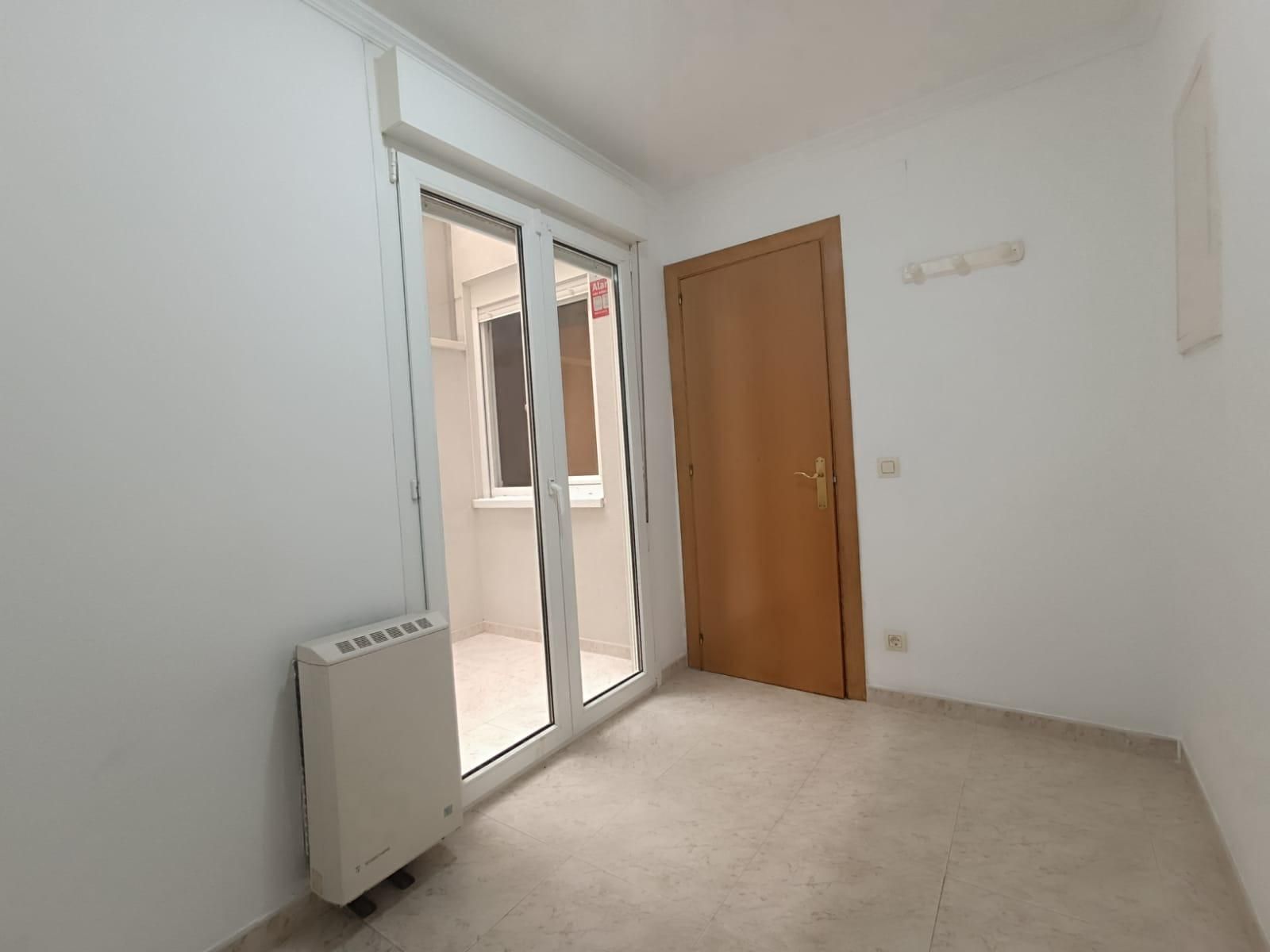 Dormitori de Pis en venda en Roda de Ter amb Balcó