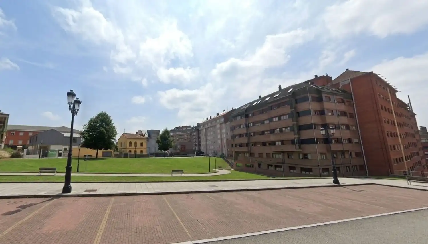 Außenansicht von Wohnung zur Miete in Vallobín - La Florida