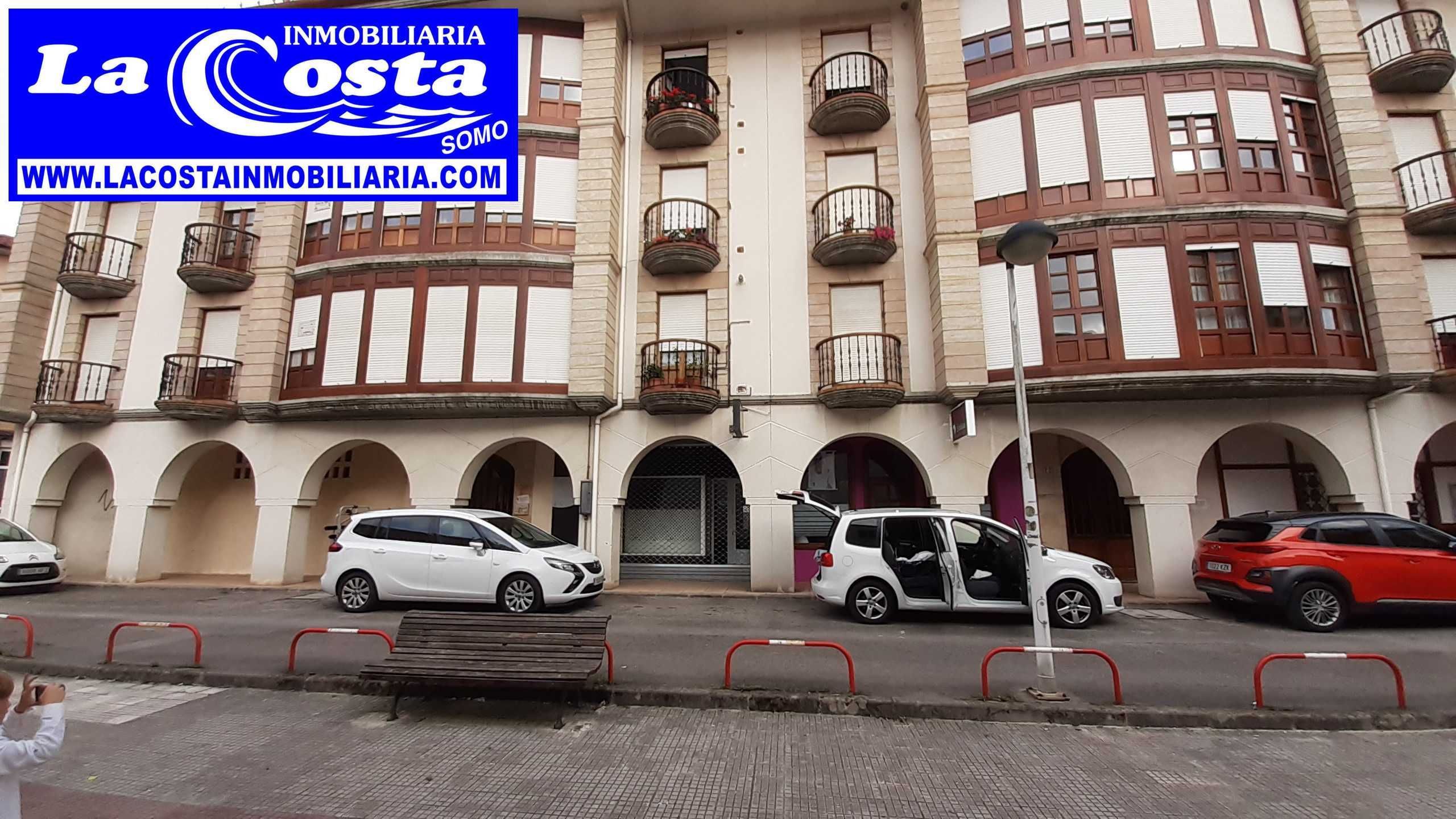 Vista exterior de Local en venda en Santa María de Cayón
