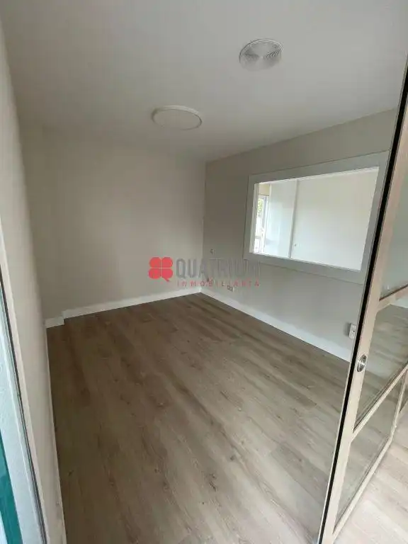 Bedroom of Office for rent in Santiago de Compostela   with Heating