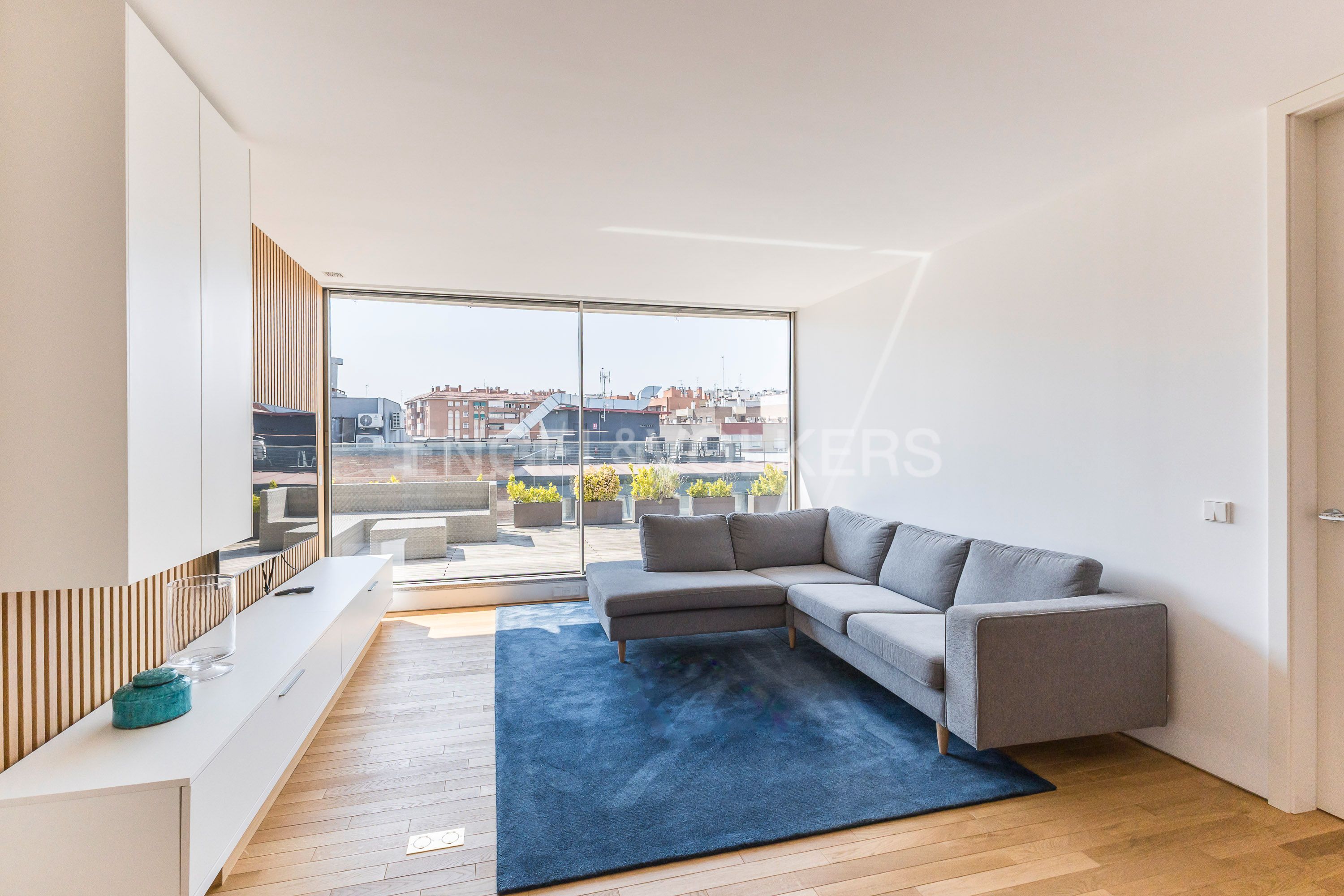 Living room of Attic for sale in  Madrid Capital  with Air Conditioner, Heating and Private garden