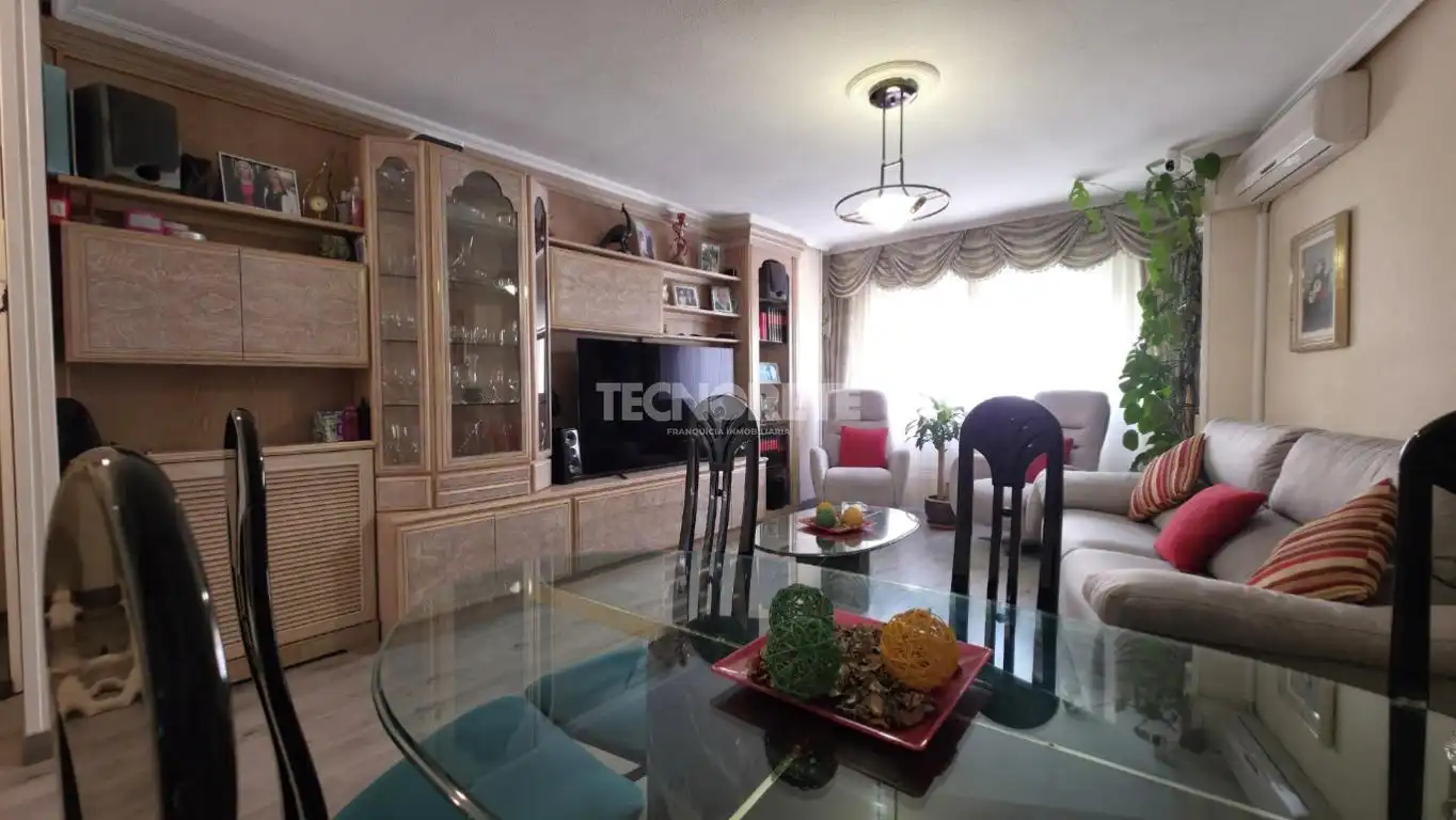 Sala de estar de Piso en venta en Guadalajara con Aire acondicionado, Calefacción y Balcón