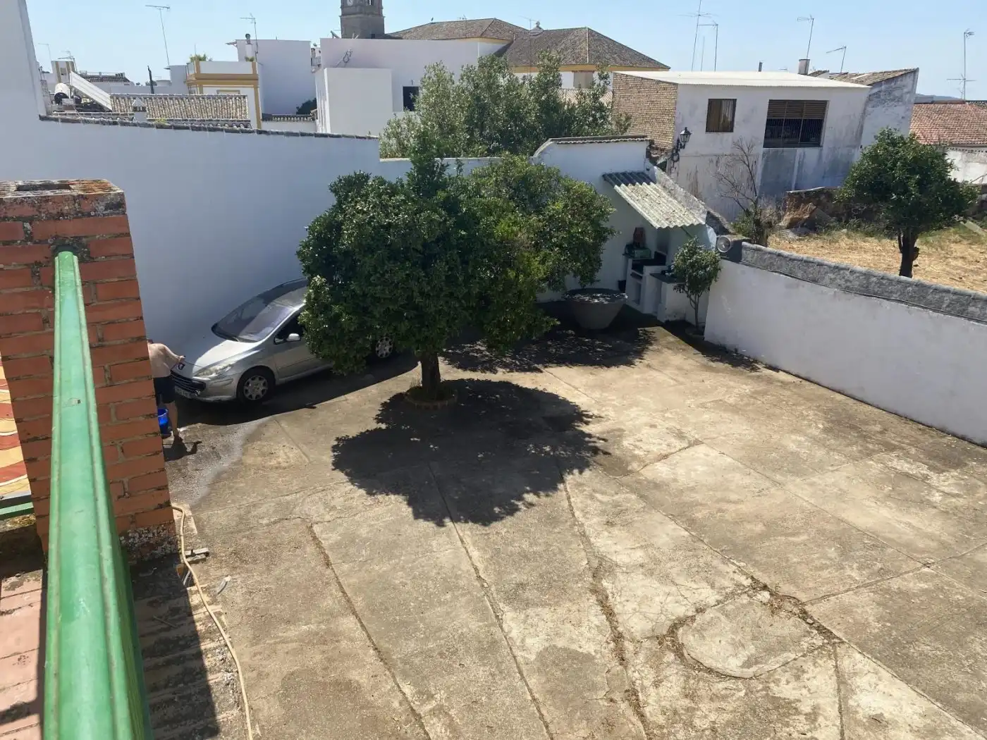 Aparcament de Casa o xalet en venda en El Pedroso amb Terrassa, Traster i Balcó