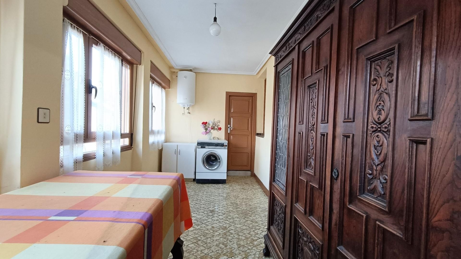 Dormitori de Casa adosada en venda en Lena amb Calefacció