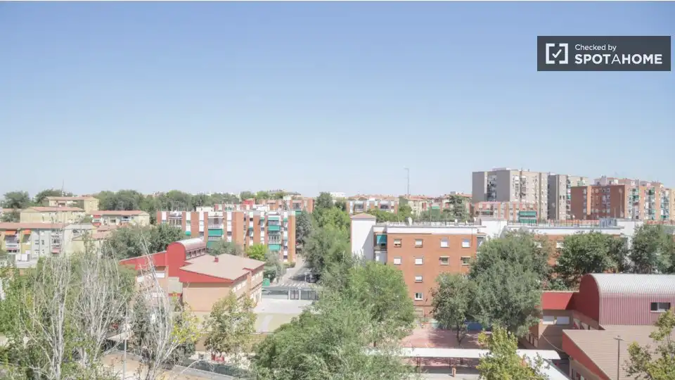 Vista exterior de Pis de lloguer en Alcalá de Henares amb Aire condicionat, Calefacció i Moblat