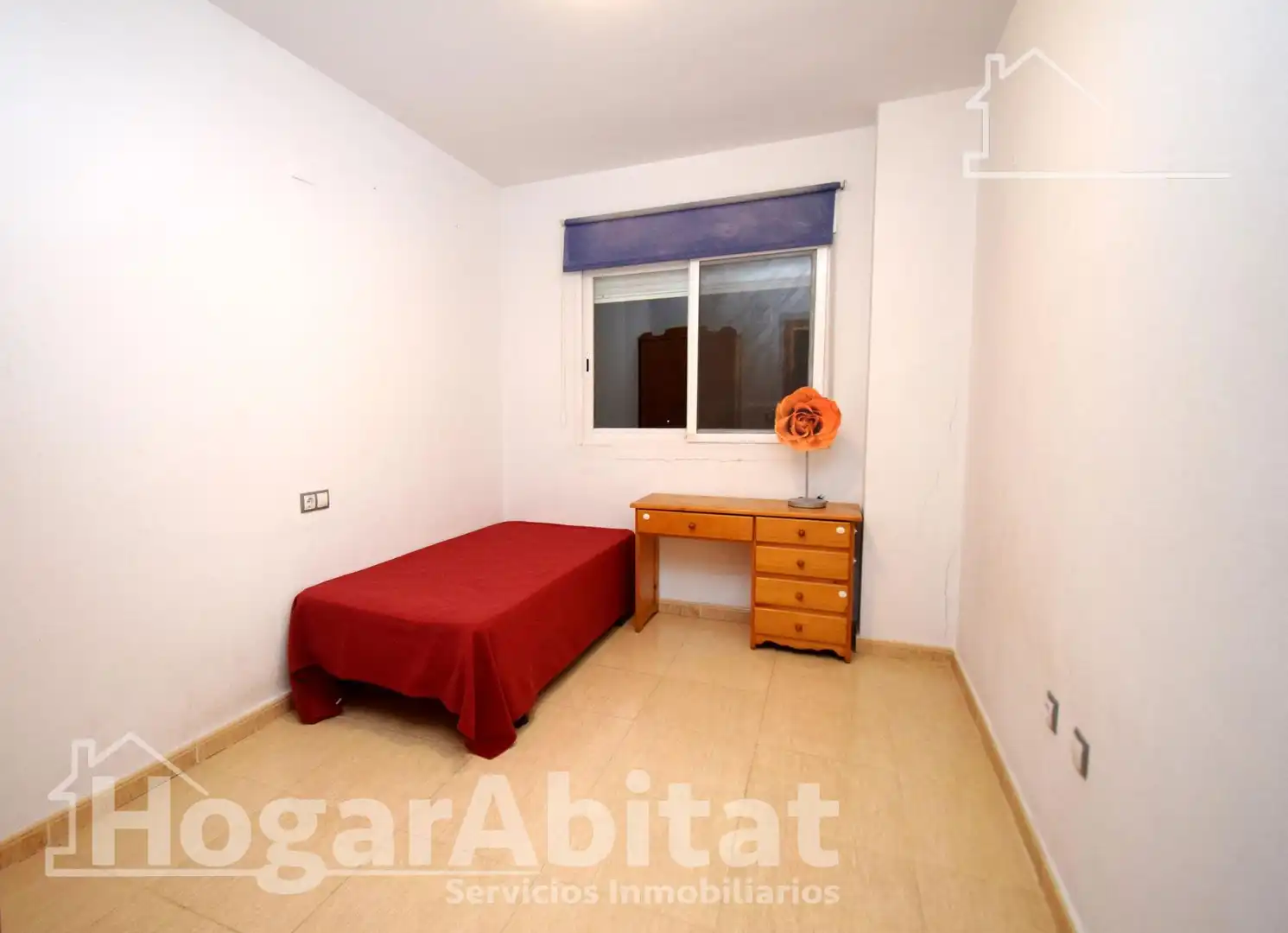 Dormitori de Pis en venda en Paterna amb Aire condicionat, Terrassa i Traster