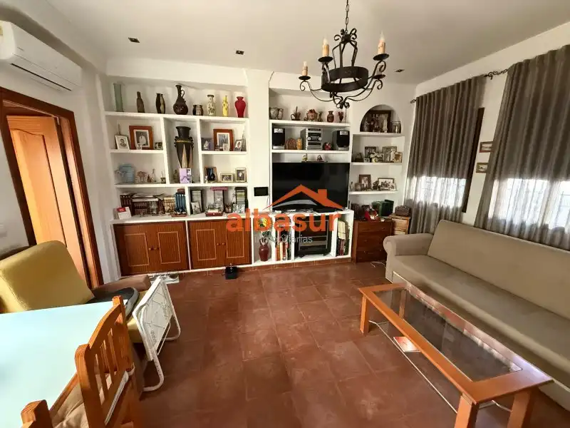 Casa con terrazza in vendita a Sur