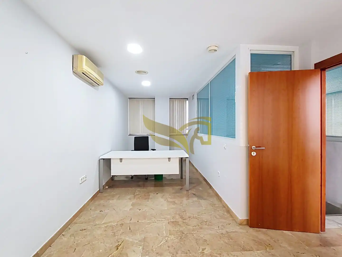 Local en venta en Alcantarilla con Aire acondicionado, Amueblado y Internet