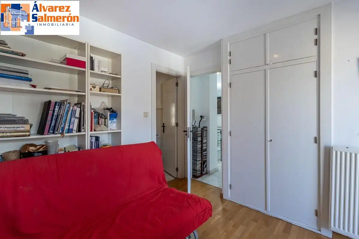 Bedroom of Houses for sale in Granada  with Air Conditioner, Terrace and Storage room