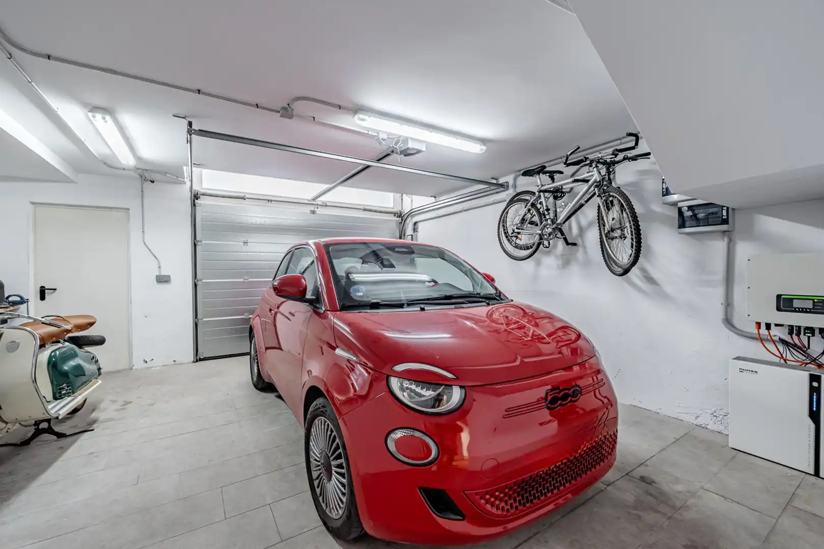 Parking de Casa adosada en venta en Pozuelo de Alarcón con Aire acondicionado, Calefacción y Piscina