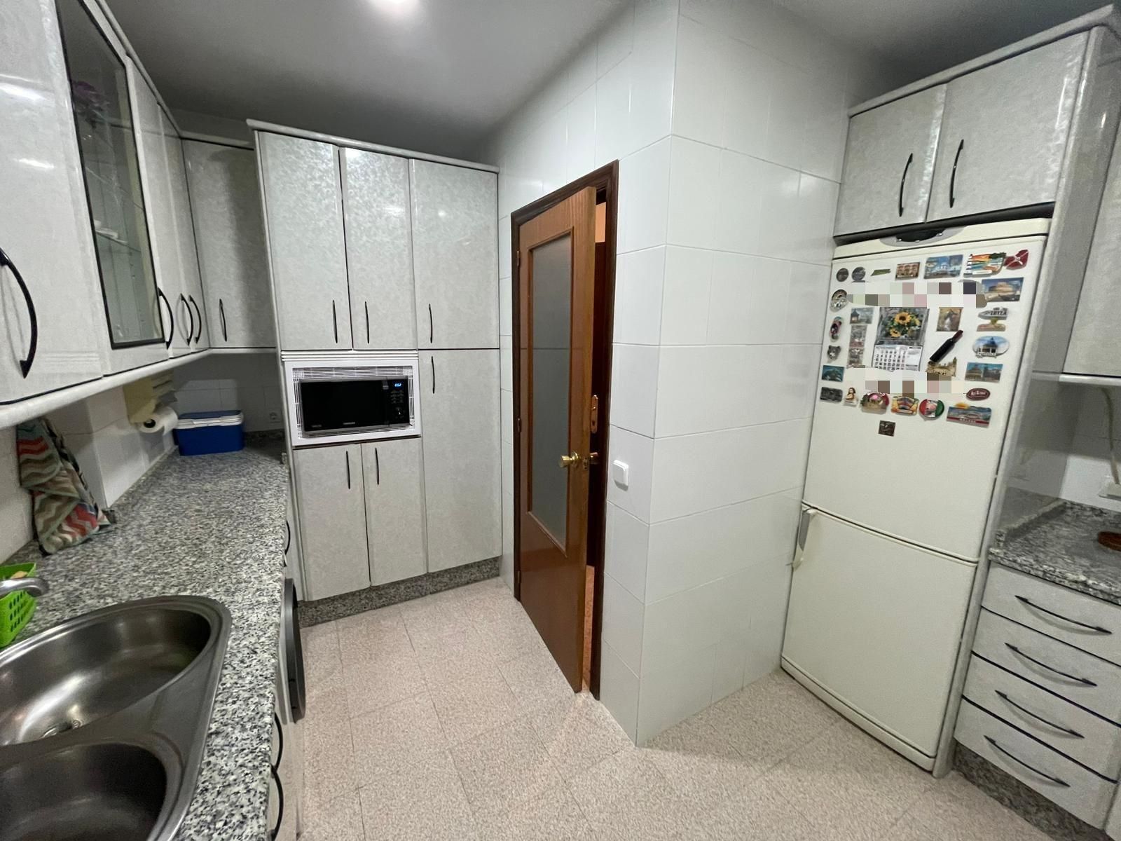 Kitchen of Flat for sale in  Sevilla Capital  with Air Conditioner, Heating and Balcony