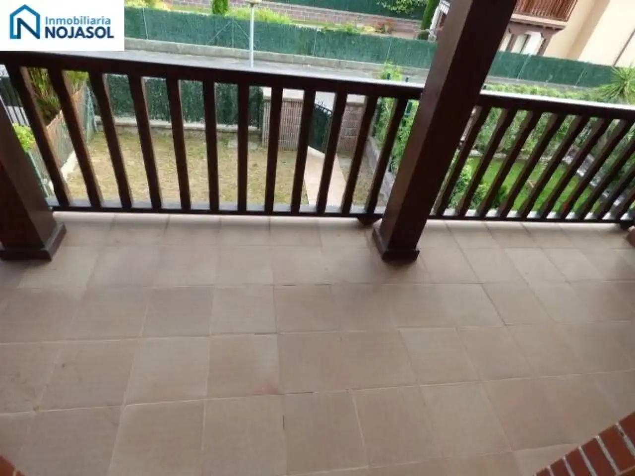 Terrasse von Einfamilien-Reihenhaus zum Verkauf in Bareyo mit Heizung, Terrasse und Möbliert