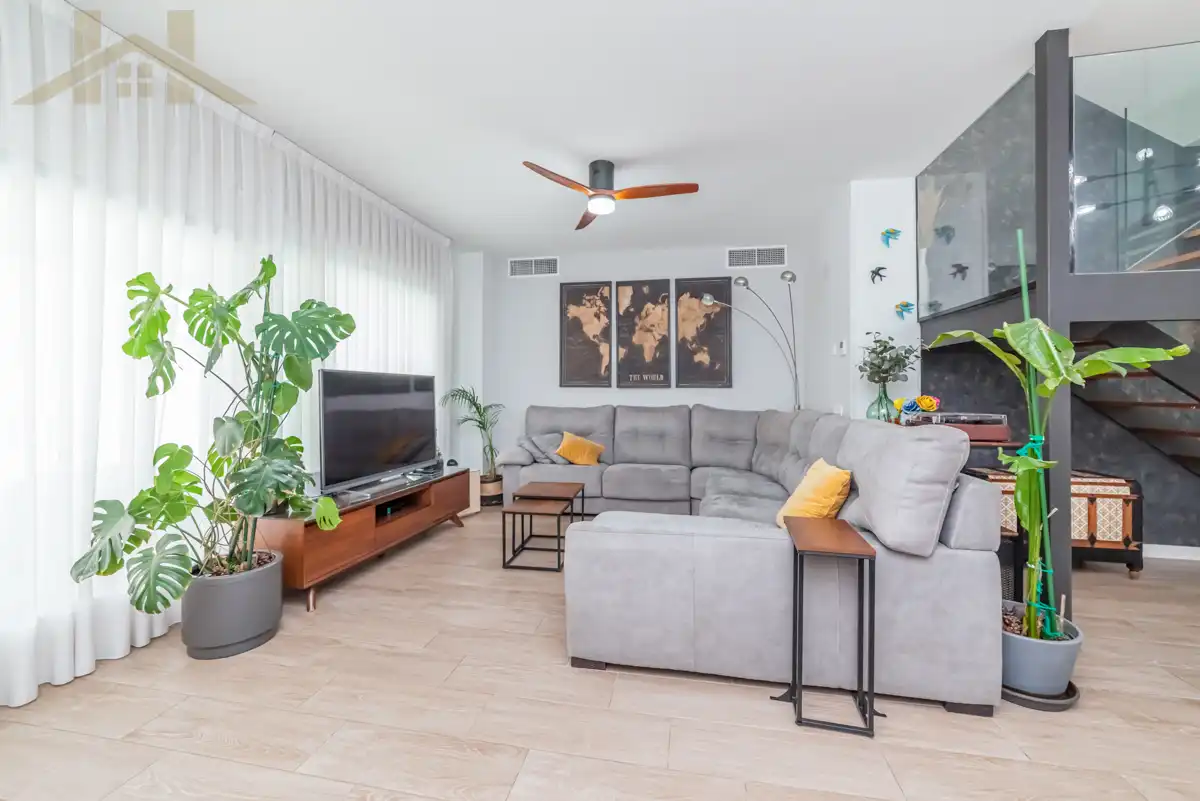 Sala de estar de Casa adosada en venta en Rivas-Vaciamadrid con Aire acondicionado, Calefacción y Jardín privado