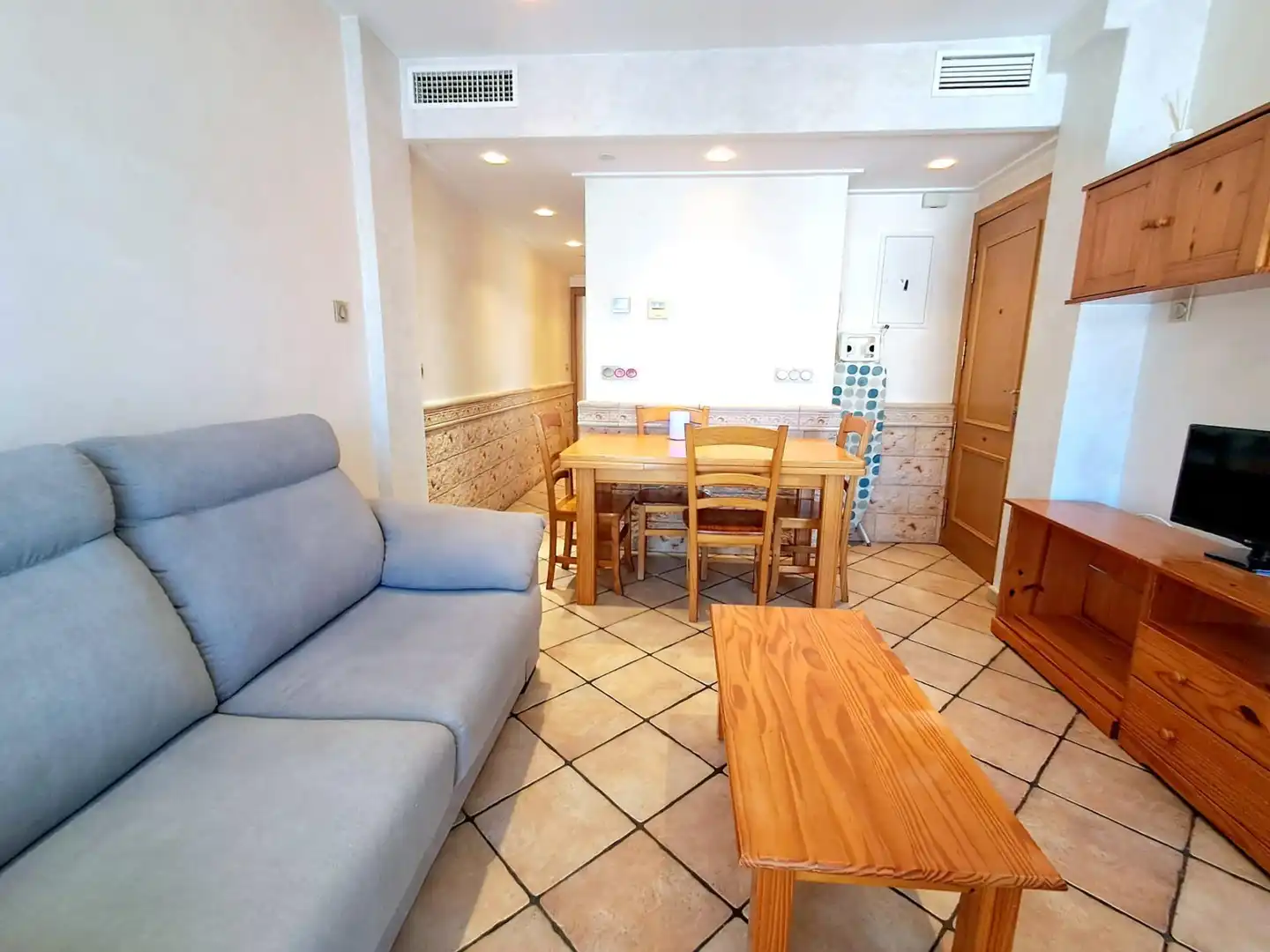 Sala d'estar de Apartament en venda en Águilas amb Aire condicionat, Calefacció i Jardí privat