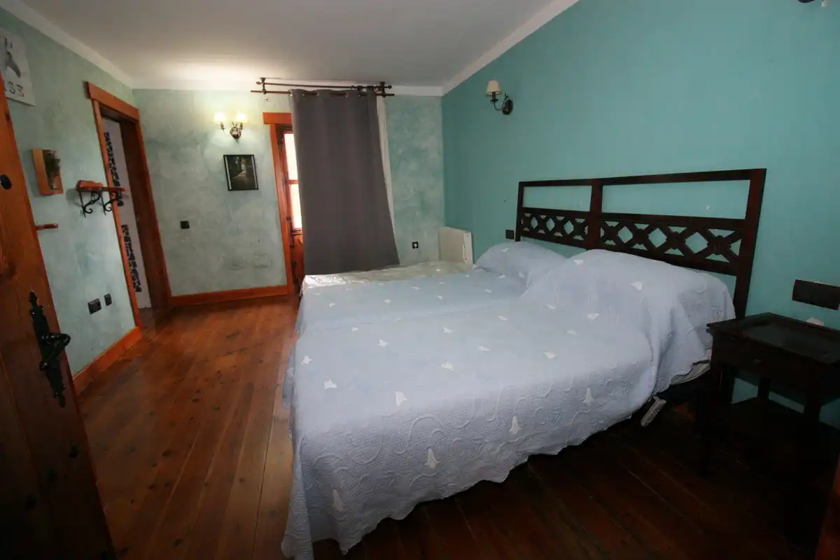 Schlafzimmer von Country house zum Verkauf in Arenas de San Pedro mit Heizung, Privatgarten und Terrasse