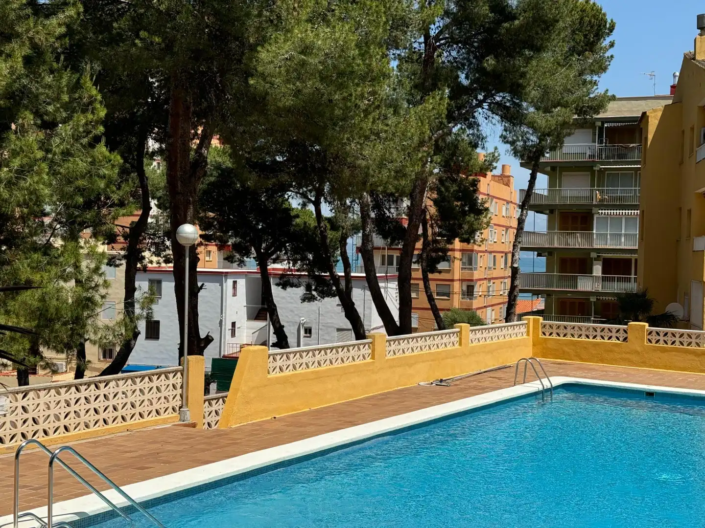 Piscina de Apartament en venda en Oropesa del Mar / Orpesa amb Terrassa, Moblat i Piscina comunitària