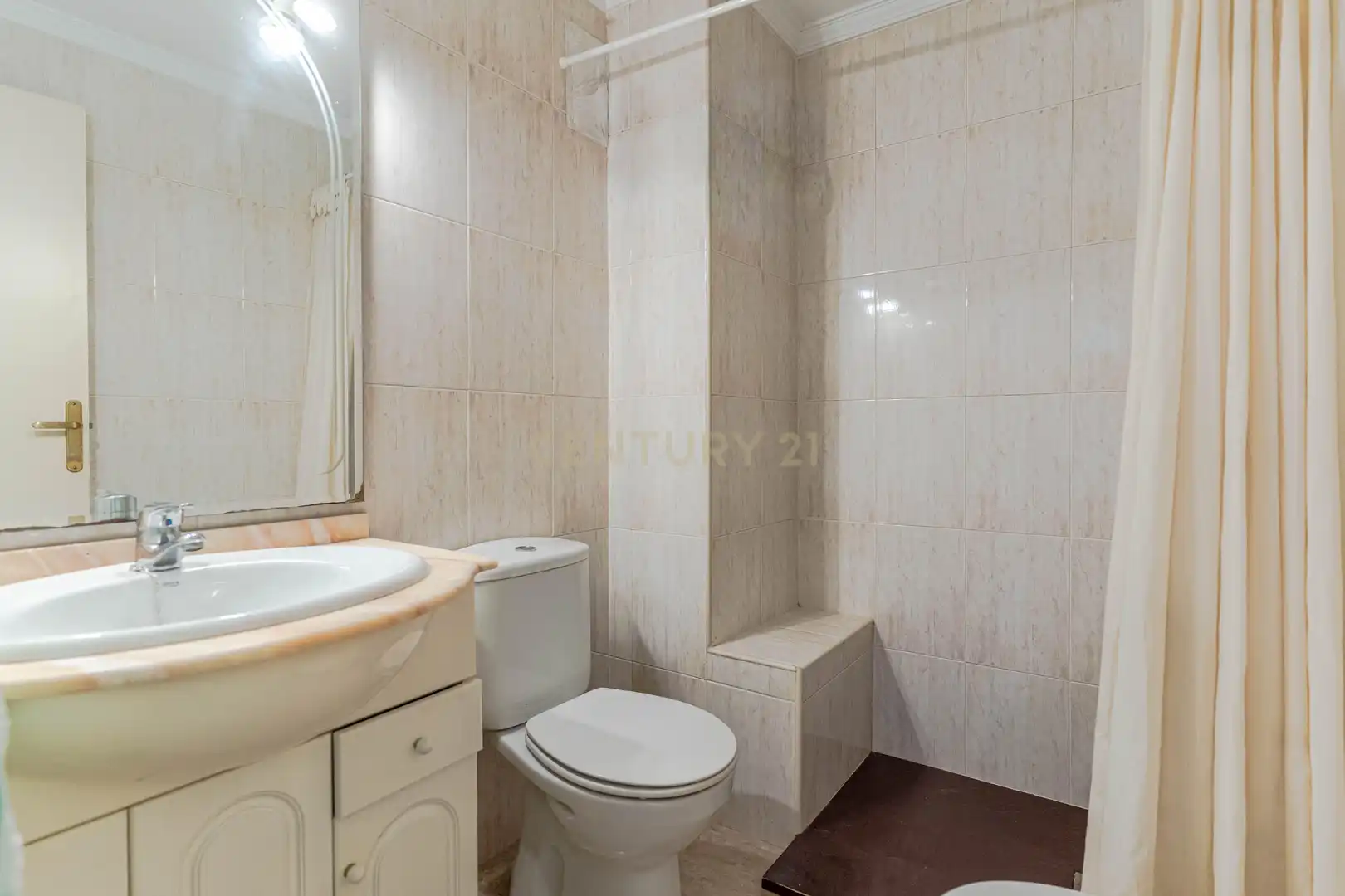 Bathroom of Flat for sale in Granada