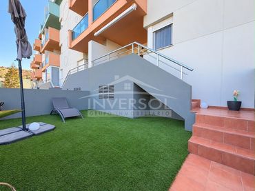 Bajo con piscina en venta en Calle Marea 4
