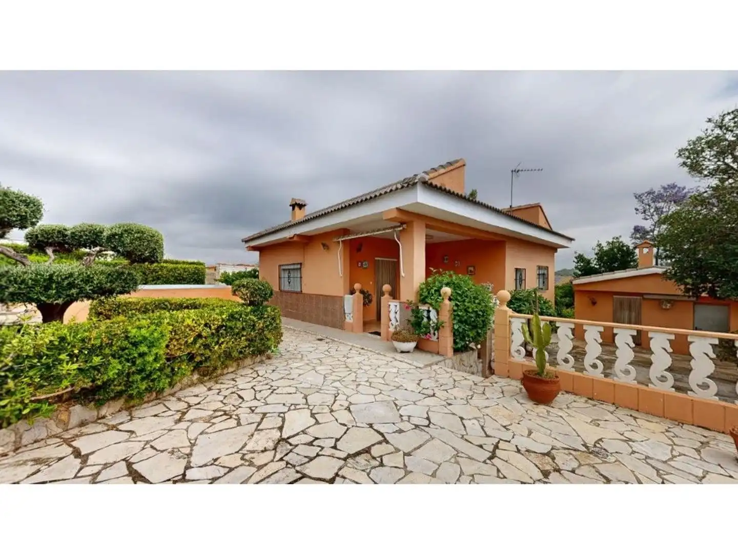 Chalet con terraza en venta en Paridera