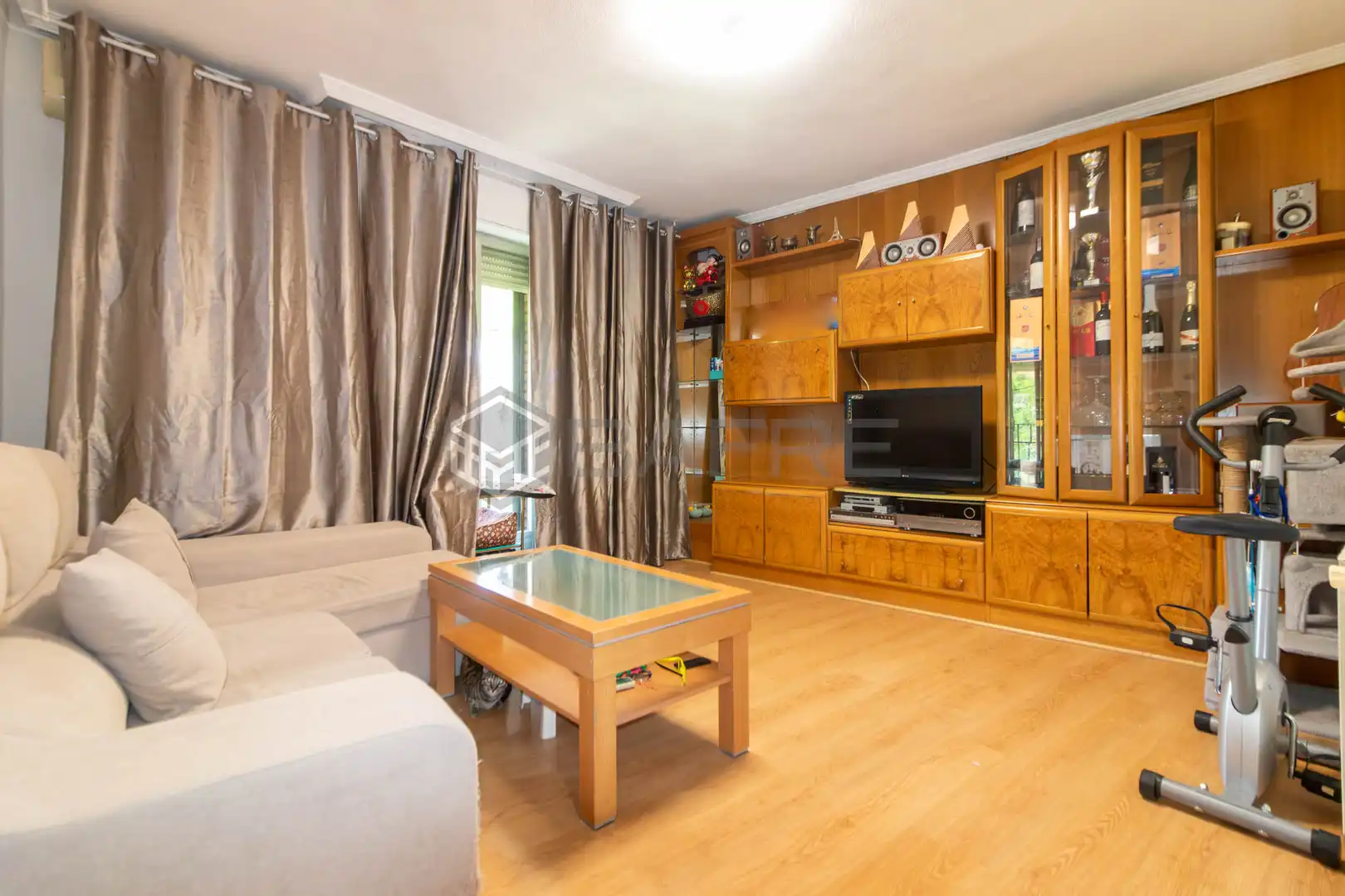 Living room of Flat for sale in Madrid  with Heating, Parquet flooring and Terrace