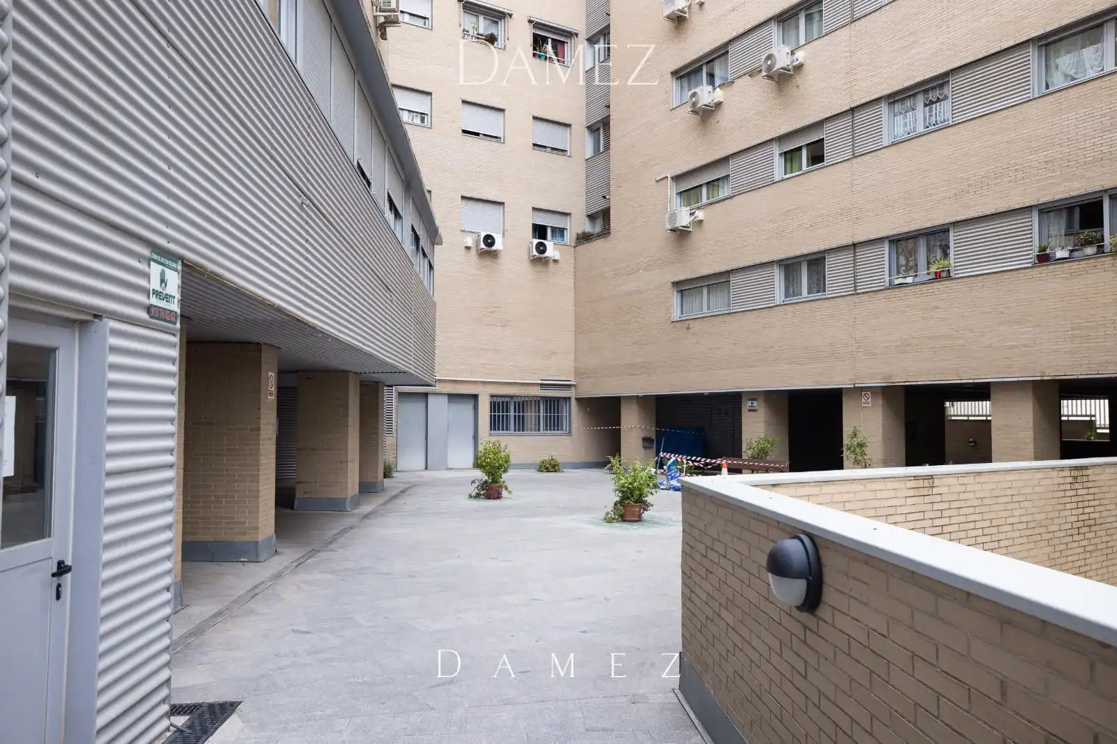 Vista exterior de Piso en venta en Madrid con Aire acondicionado, Calefacción y Trastero