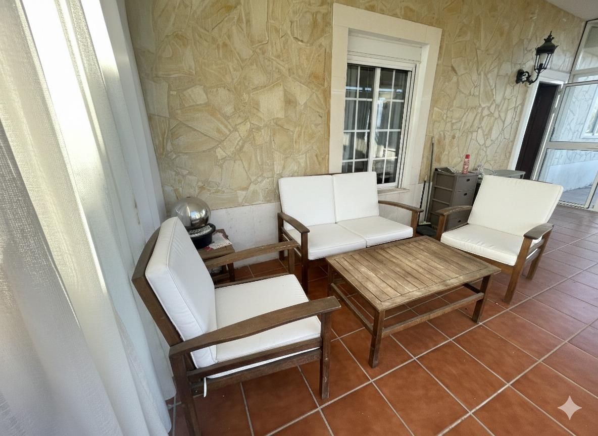 Terrassa de Casa o xalet en venda en Algeciras amb Jardí privat