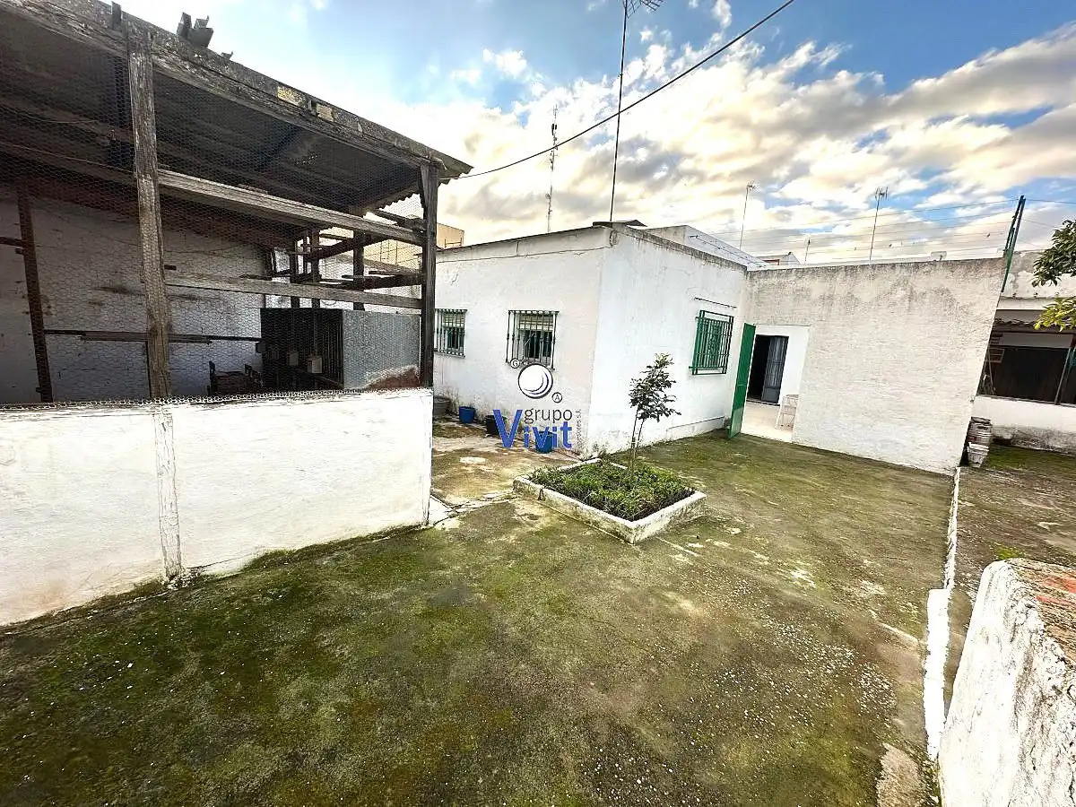 Vista exterior de Casa o xalet en venda en Alcalá de Guadaira