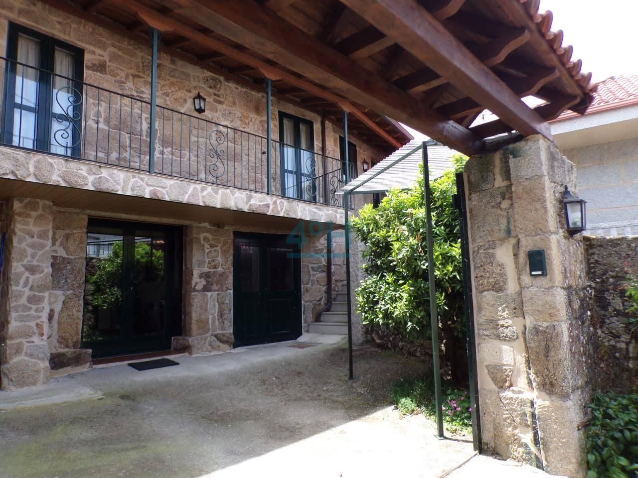 Vista exterior de Casa o xalet en venda en Celanova amb Calefacció