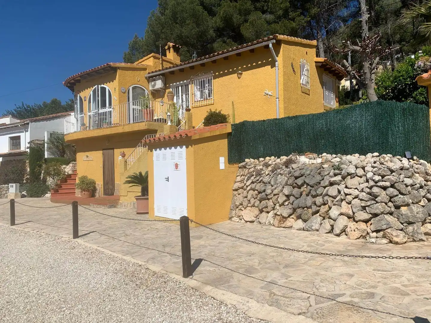 Casa con jardín en venta en Alcalalí, imagen 2