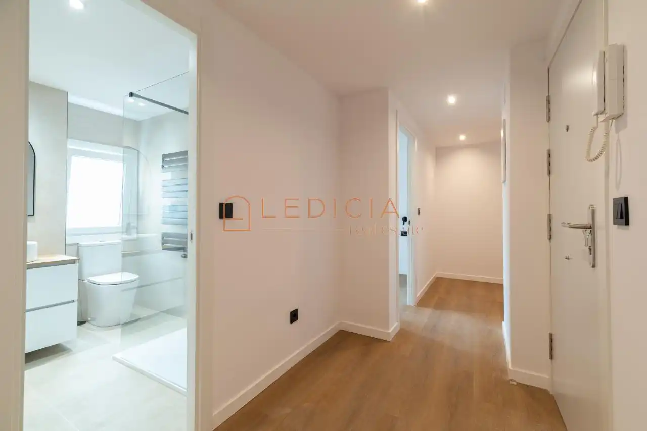 Flat for sale in Vigo   with Heating