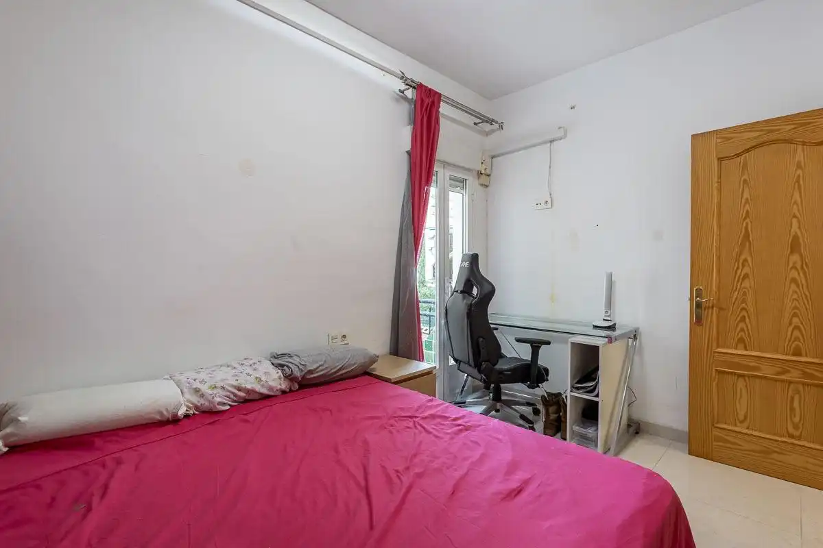 Bedroom of Flat for sale in Granada  with Air Conditioner and Terrace