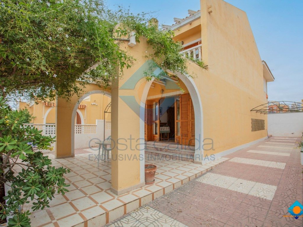 Vista exterior de Casa o xalet en venda en Mazarrón amb Jardí privat, Terrassa i Traster