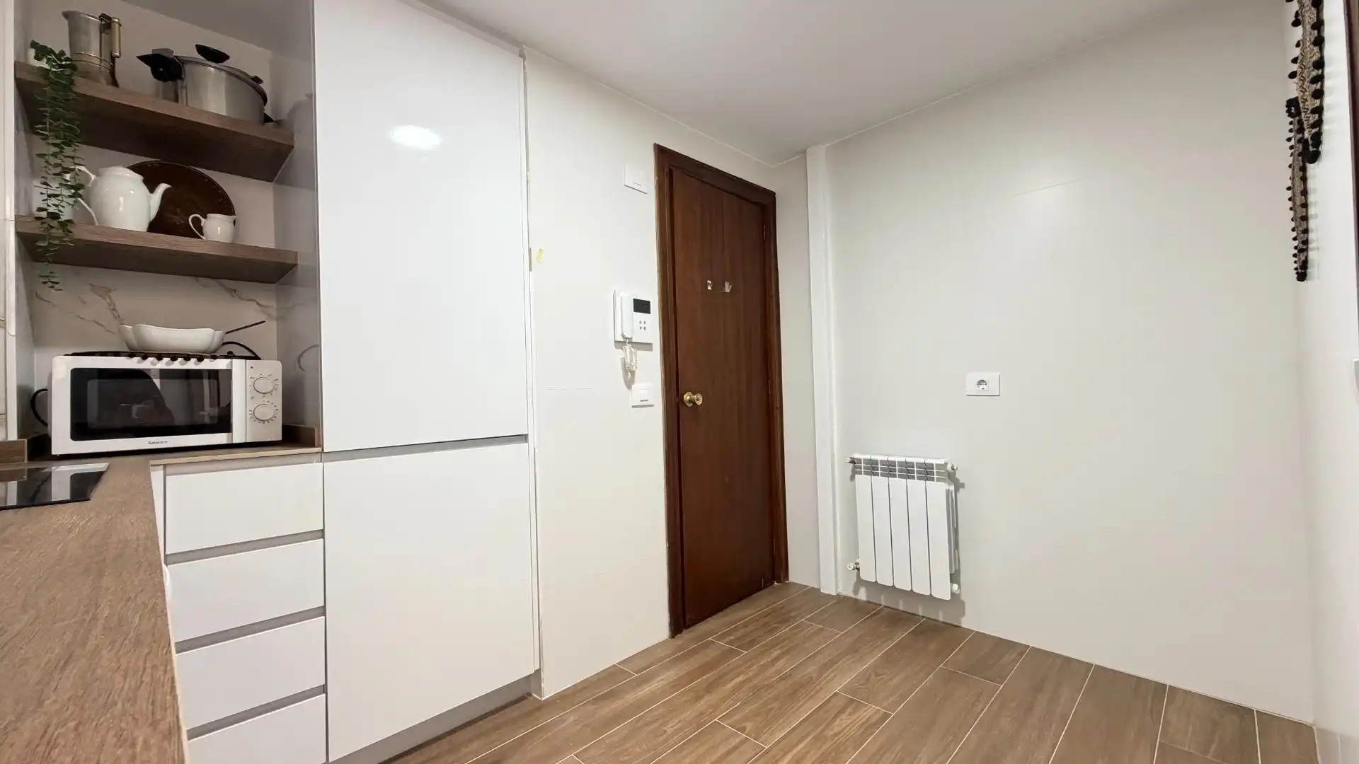 Cuina de Pis en venda en Vigo  amb Calefacció i Balcó