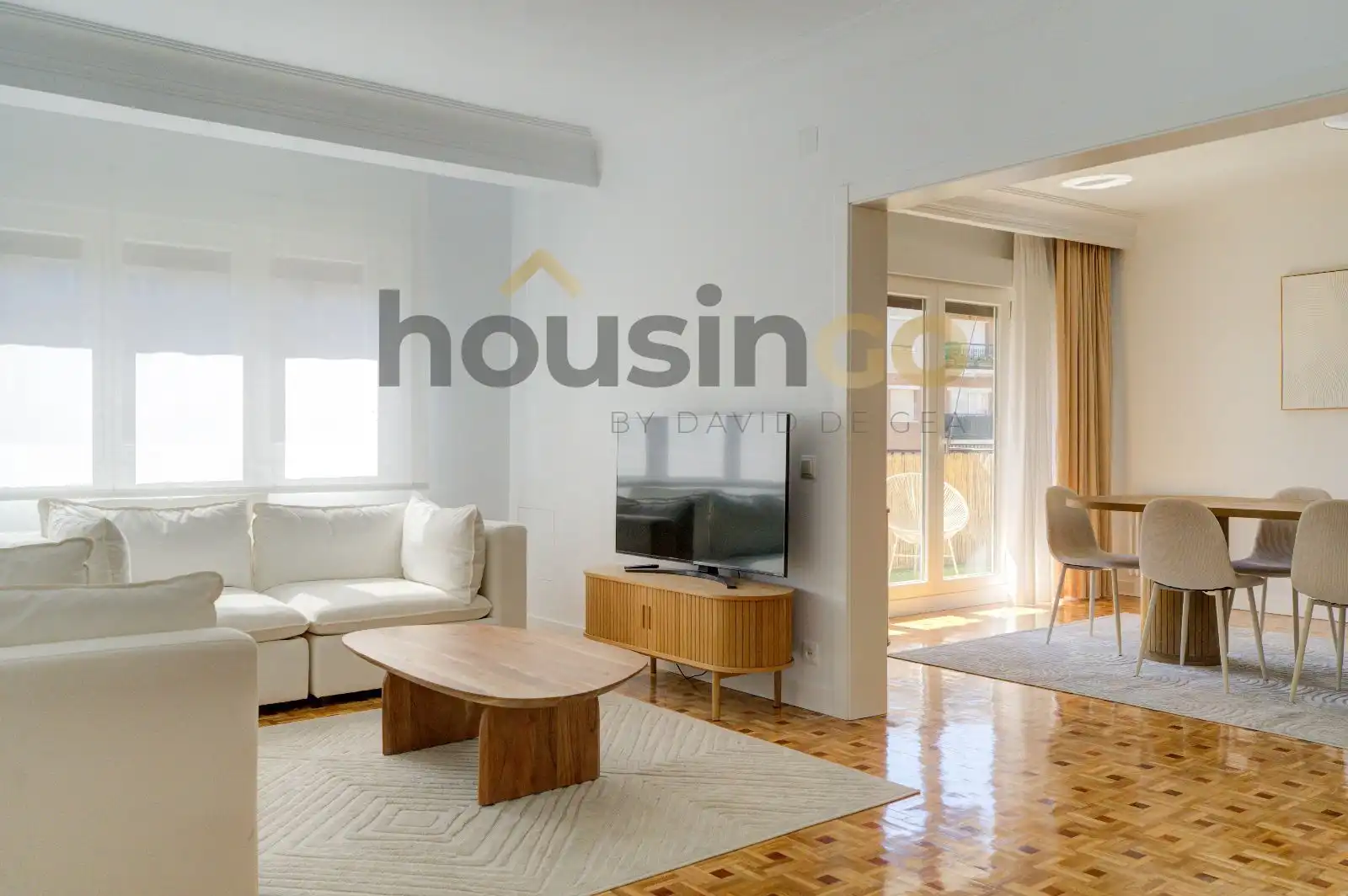 Living room of Flat for rent in Madrid  with Air Conditioner, Parquet flooring and Terrace