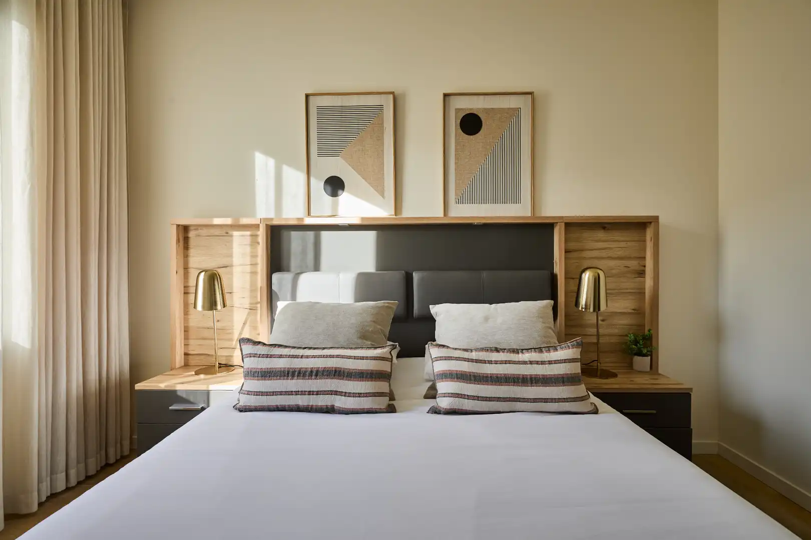 Schlafzimmer von Wohnung zum Verkauf in Begur mit Klimaanlage, Heizung und Privatgarten