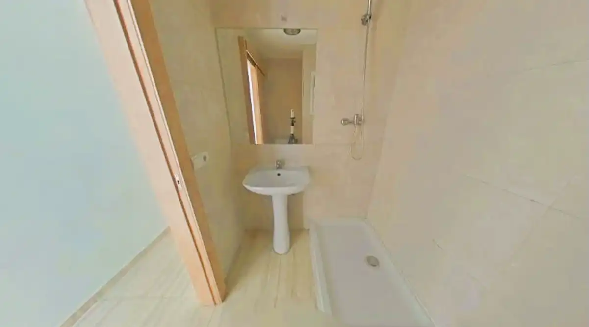 Bany de Pis en venda en El Prat de Llobregat amb Balcó