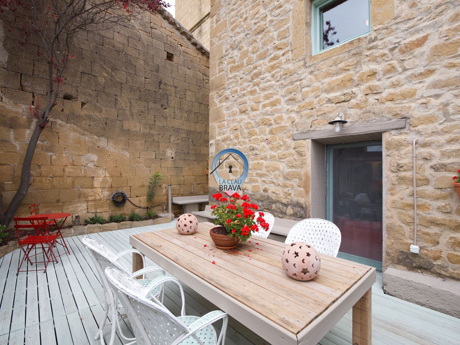 Terrace of House or chalet for sale in  Zaragoza Capital  with Air Conditioner, Private garden and Furnished