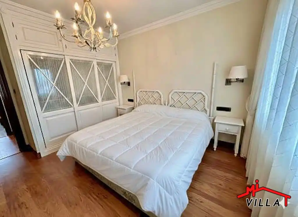 Schlafzimmer von Haus oder Chalet zum Verkauf in Laredo mit Heizung und Terrasse
