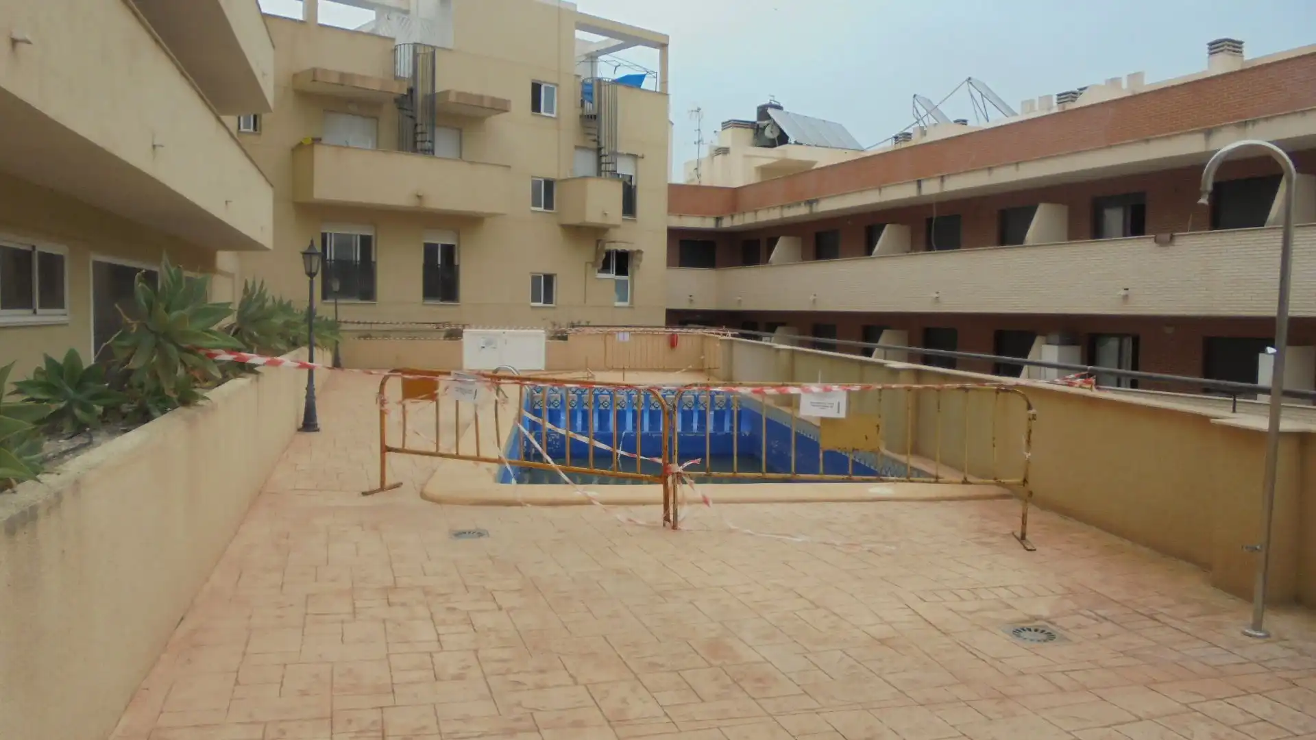 Piscina de Pis de lloguer en El Campello amb Aire condicionat, Calefacció i Parquet