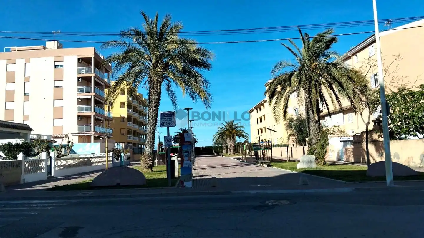 Vista exterior de Piso en venta en Moncofa con Terraza, Piscina y Amueblado