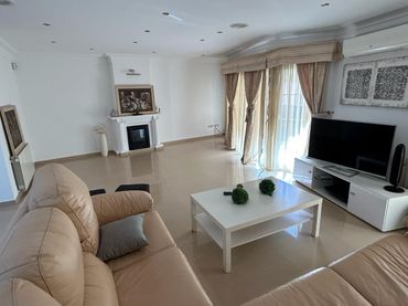 Casa con balcón en venta en Serra
