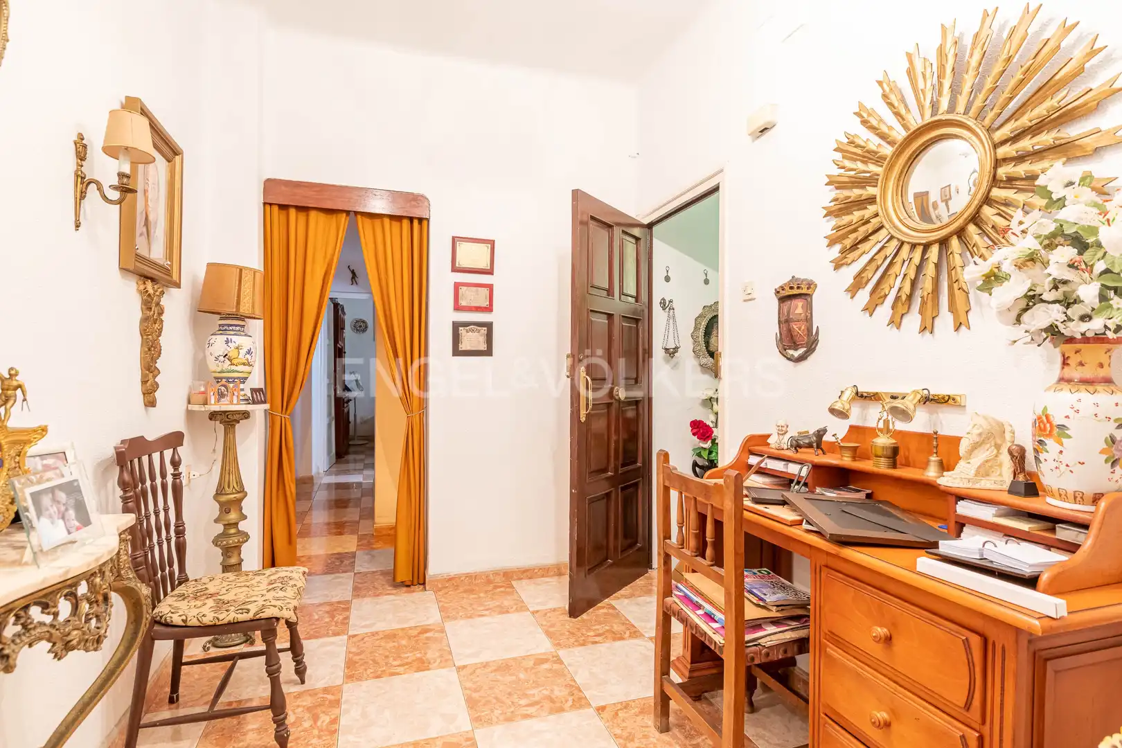 Houses for sale in Sevilla  with Heating, Terrace and Balcony