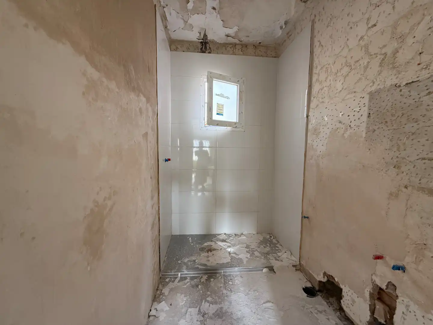 Bathroom of Detached homes for sale in Oliva  with Terrace, Storage room and Balcony