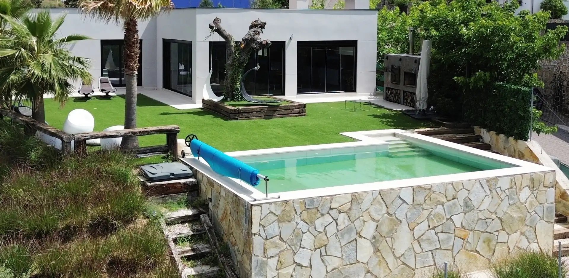 Schwimmbecken von Haus oder Chalet zum Verkauf in Santa Cruz del Retamar mit Klimaanlage, Heizung und Privatgarten