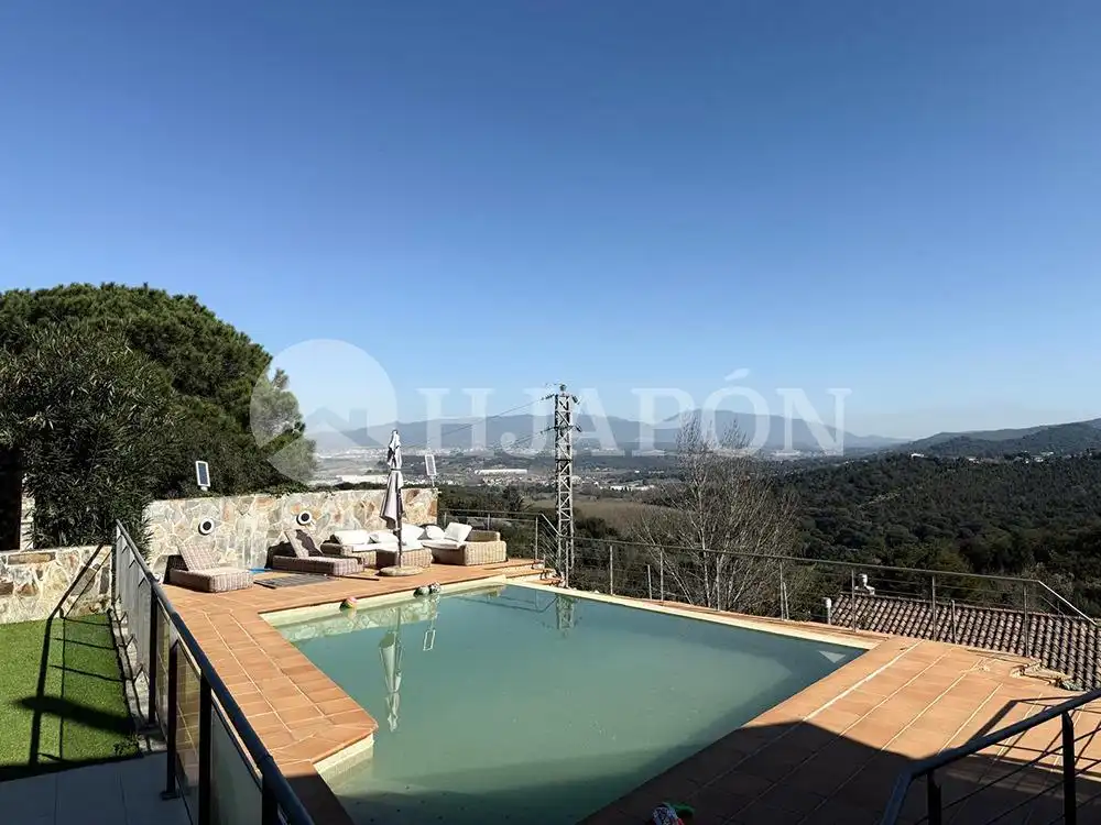 Piscina de Casa adosada en venda en Vallromanes amb Aire condicionat, Calefacció i Piscina